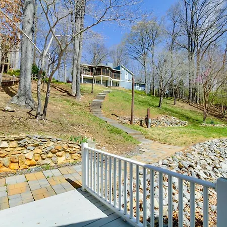 Smith Mountain Lake Getaway With Private Dock!